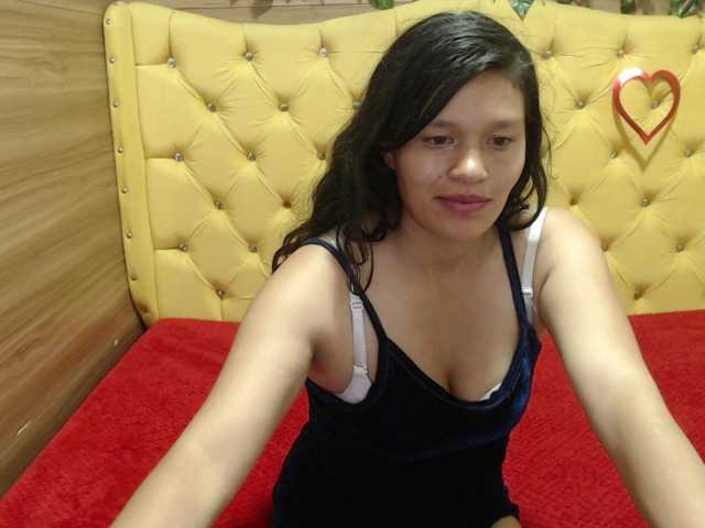 Live sex webcam photo for DaniHotX #277327063