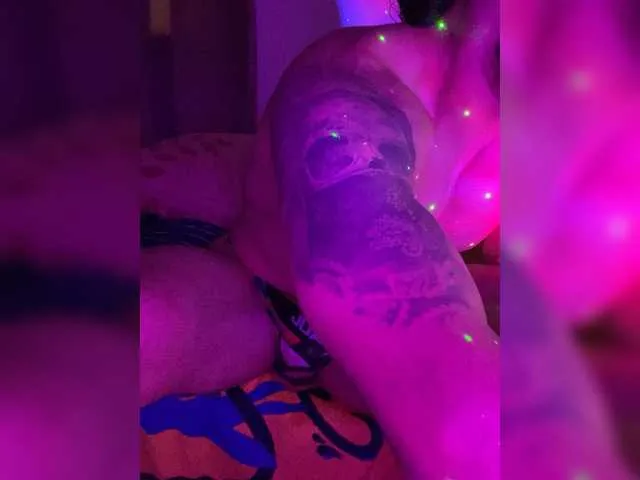 Live sex webcam photo for Danialhassanchecka #292174415