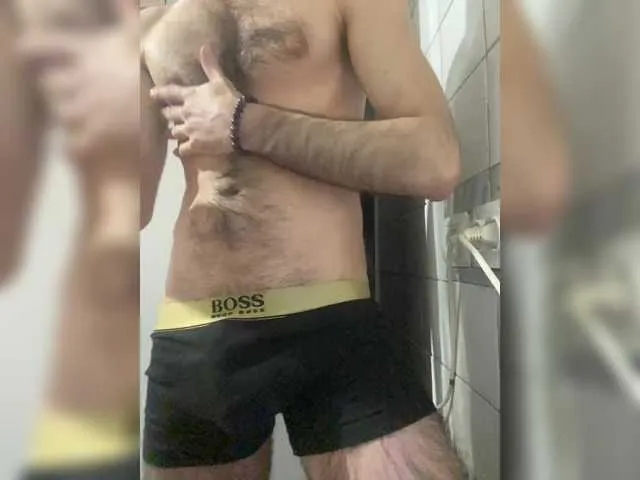 Live sex webcam photo for Daniel-11 #293121373