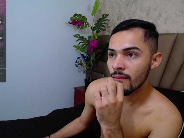 Live sex webcam photo for Daniel-Castillo- #276897024