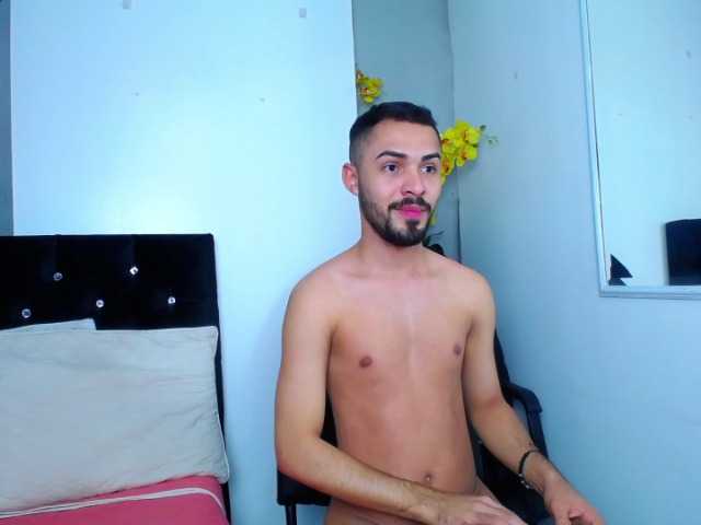 Live sex webcam photo for Daniel-Castillo- #277227501