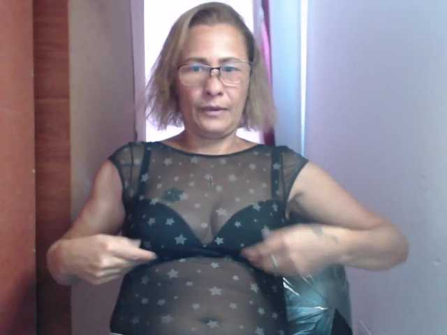 Live sex webcam photo for Daniela-Hot1 #272243944