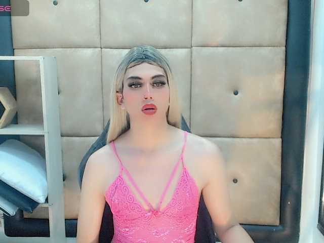 Live sex webcam photo for DanielaPink #290692888