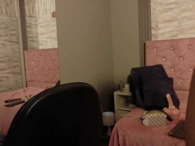 Live sex webcam photo for Danielaa-a #291350028