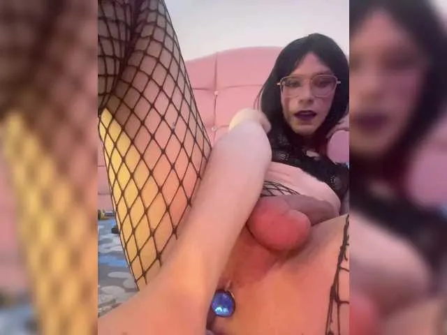 Live sex webcam photo for Danielag28 #292299553