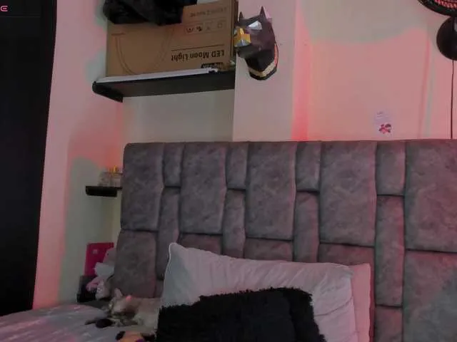 Live sex webcam photo for Danielasexya #292336195