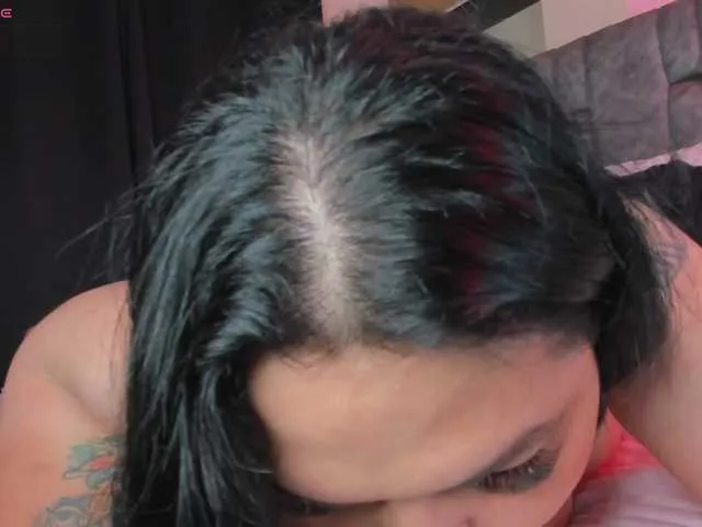 Live sex webcam photo for Danielasexya #292352574