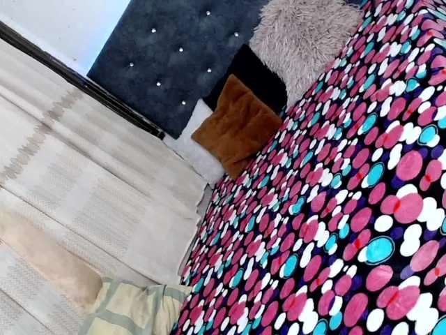 Live sex webcam photo for Danielaxxx1 #291329894