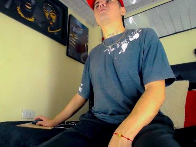 Live sex webcam photo for Danna199 #292229440