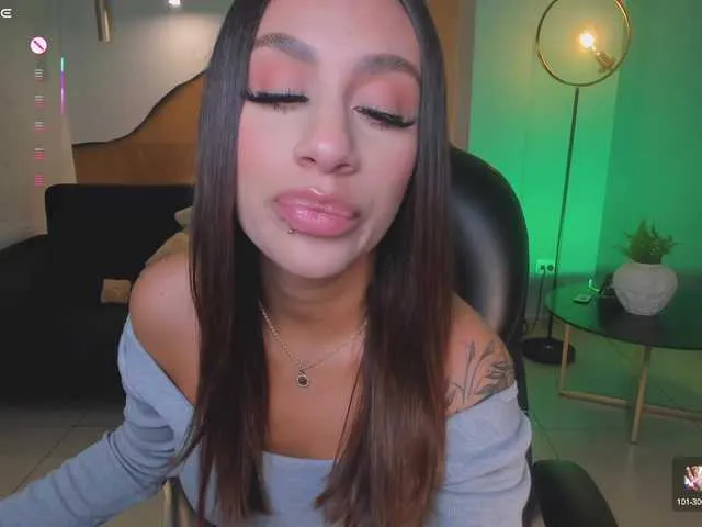 Live sex webcam photo for DannaCruz #290446123