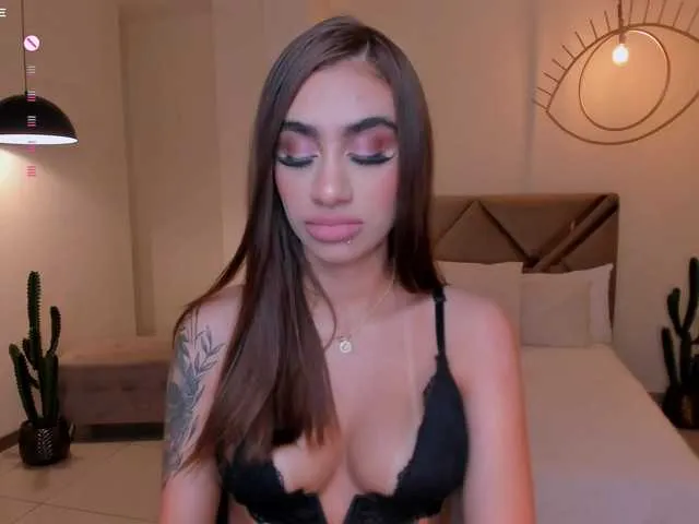 Live sex webcam photo for DannaCruz #291296351