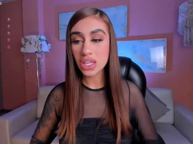 Live sex webcam photo for DannaCruz #291402077