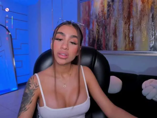 Live sex webcam photo for DannaCruz #291755112