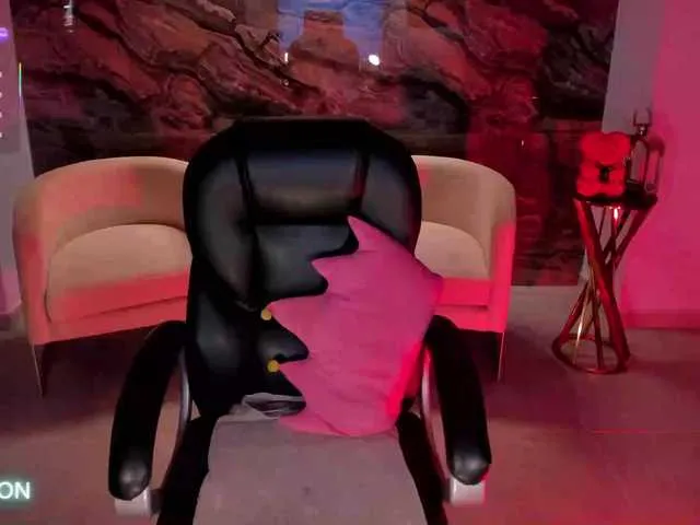 Live sex webcam photo for DannieSmith1 #291750383