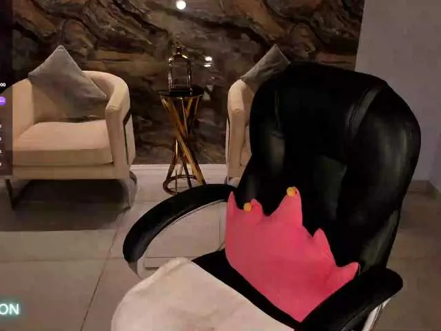 Live sex webcam photo for DannieSmith1 #292092888