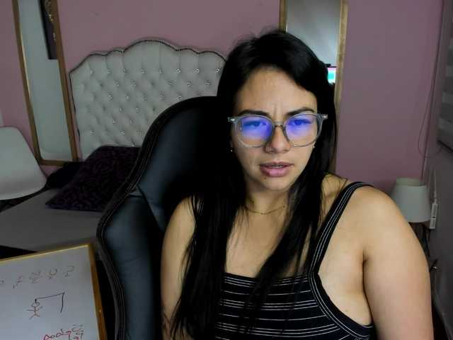 Live sex webcam photo for Dannijones #272277980