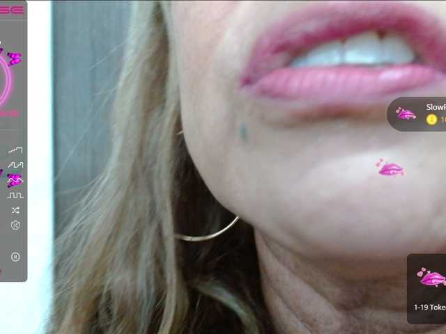 Live sex webcam photo for DannyXXXmom #275647034