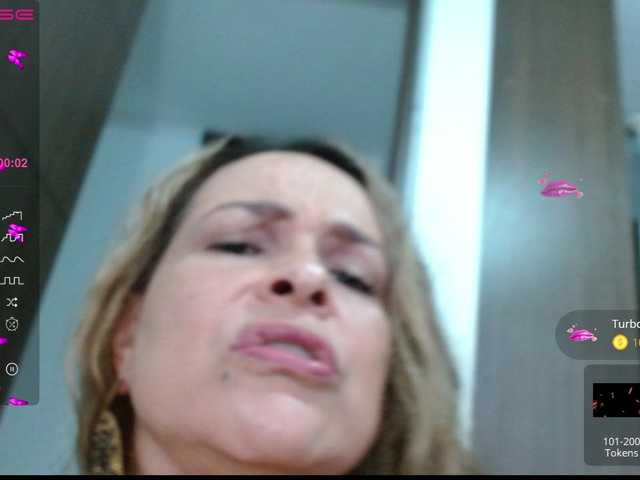 Live sex webcam photo for DannyXXXmom #275887672