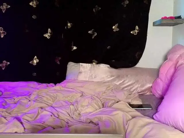 Live sex webcam photo for DaphneDawson #291016391