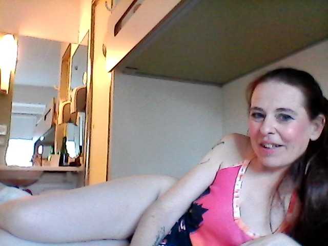 Live sex webcam photo for Daphnedj #278148382