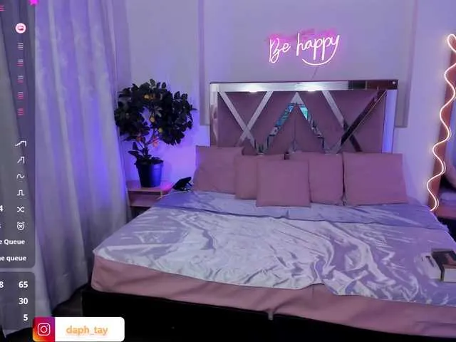 Live sex webcam photo for Daphnne-tay #290333712