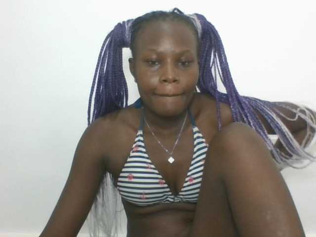 Live sex webcam photo for Darberry21 #290864876