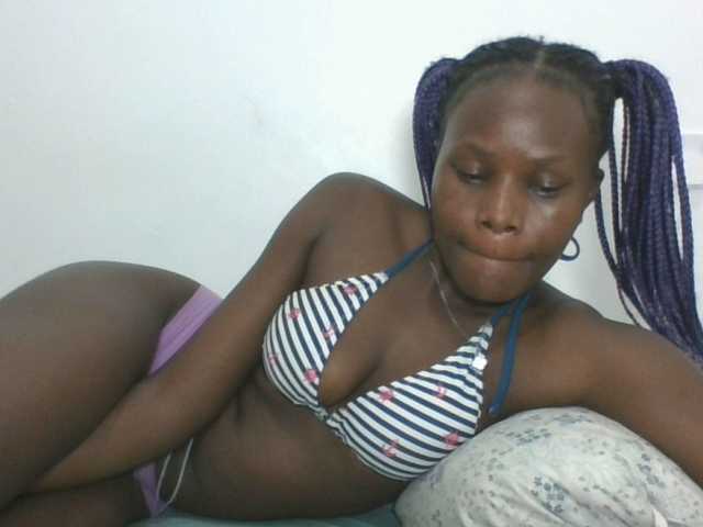 Live sex webcam photo for Darberry21 #290985581