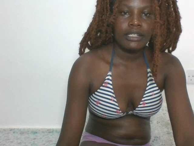 Live sex webcam photo for Darberry21 #291239661