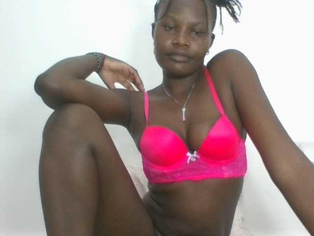 Live sex webcam photo for Darberry21 #291585271