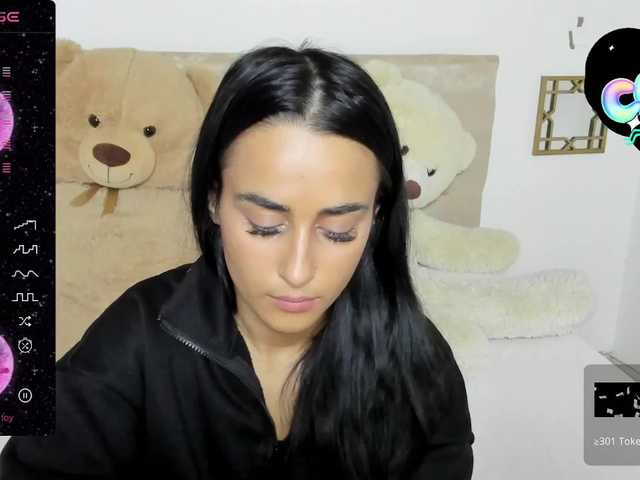 Live sex webcam photo for DarcieJane #277023263