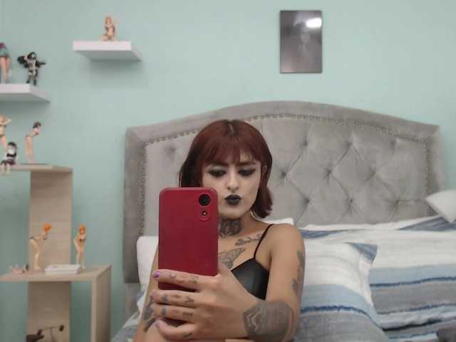 Live sex webcam photo for DarckQueen #273247143