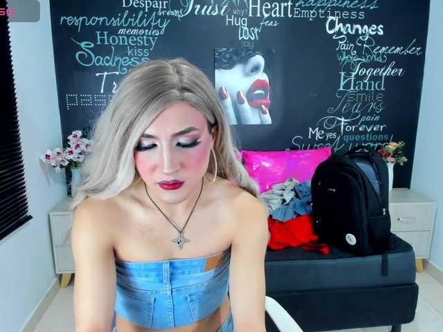 Live sex webcam photo for Dariannadigio #290391478