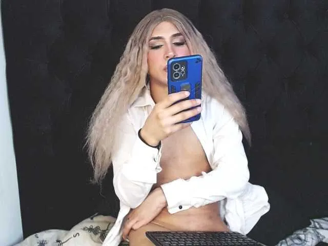 Live sex webcam photo for Dariannadigio #290657702