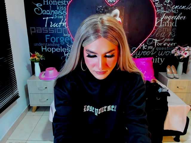 Live sex webcam photo for Dariannadigio #291026346