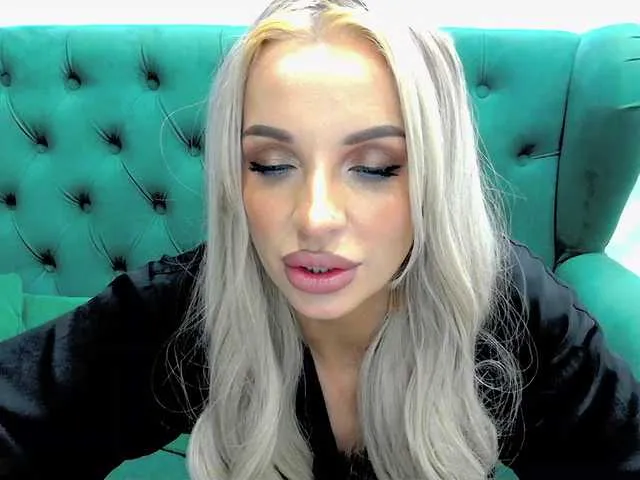 Live sex webcam photo for DarinaUK #290917872