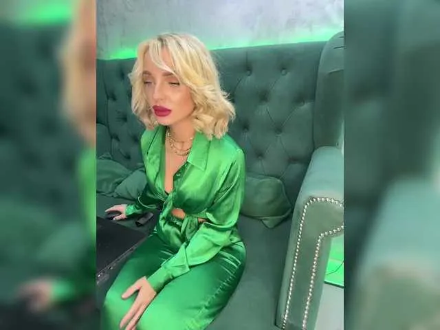 Live sex webcam photo for DarinaUK #291317828