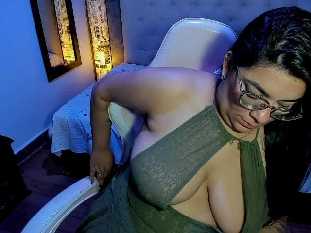 Live sex webcam photo for Daringnatasha- #277931199