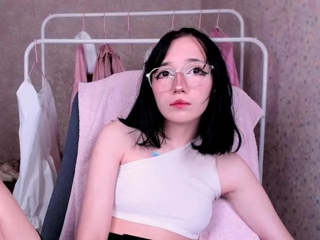 Live sex webcam photo for Dark-Willlow #291713198