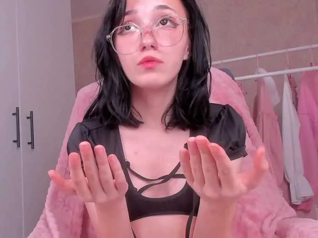 Live sex webcam photo for Dark-Willlow #291745222