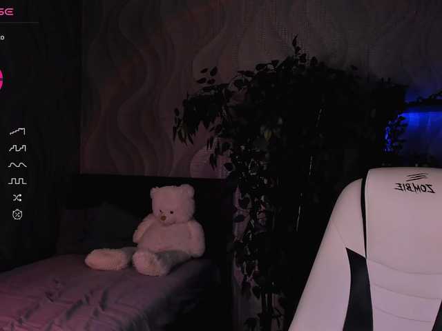 Live sex webcam photo for DarlaBelle #289093649