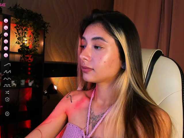 Live sex webcam photo for DarlaBelle #291519502