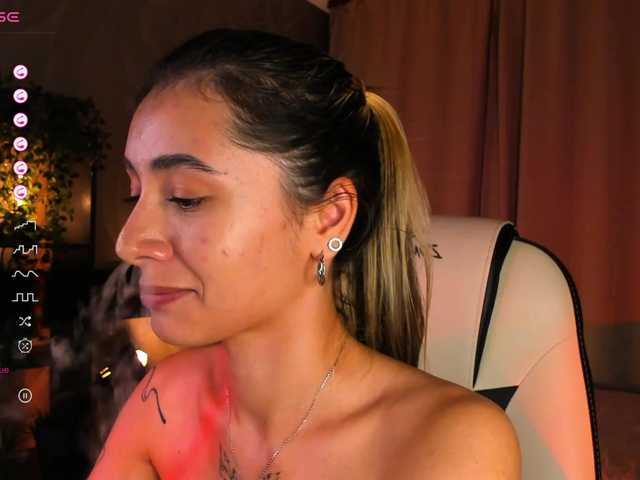 Live sex webcam photo for DarlaBelle #291560966