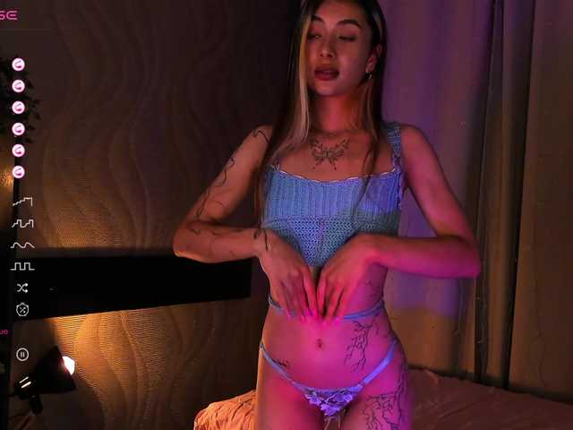 Live sex webcam photo for DarlaBelle #291568123