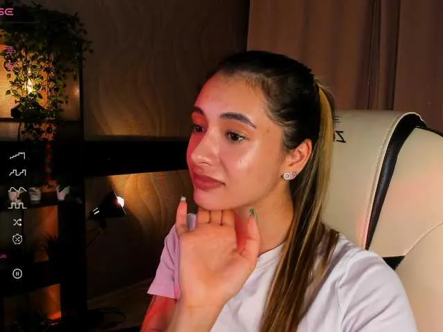 Live sex webcam photo for DarlaBelle #291647225