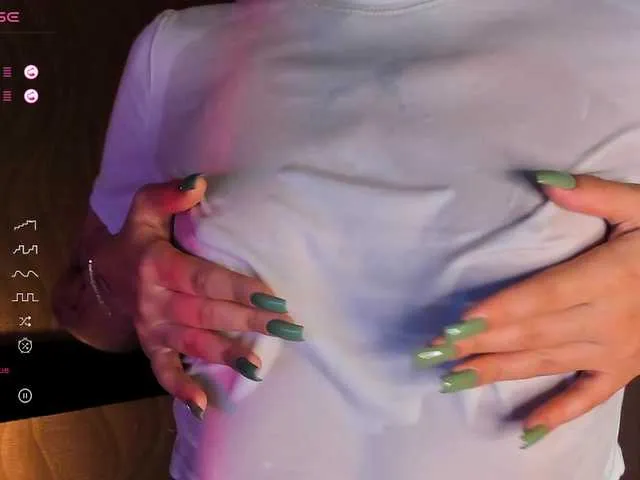 Live sex webcam photo for DarlaBelle #291661407