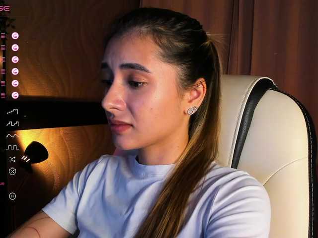 Live sex webcam photo for DarlaBelle #291692443