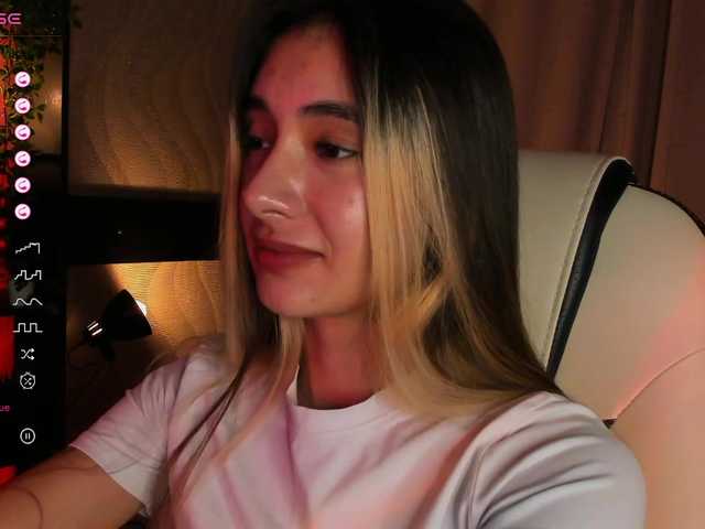 Live sex webcam photo for DarlaBelle #291836624