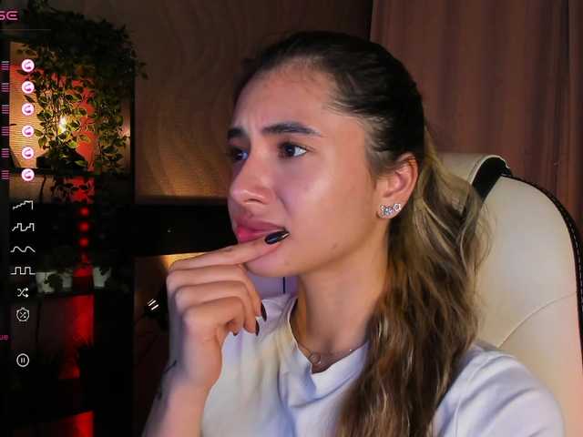 Live sex webcam photo for DarlaBelle #291865063