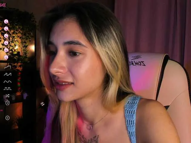 Live sex webcam photo for DarlaBelle #291906301