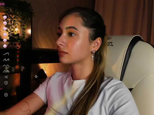 Live sex webcam photo for DarlaBelle #291939145